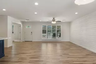 2255 E Piestewa Peak Dr, Phoenix, AZ 85016 - Photo 4