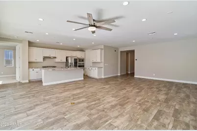17171 W Thousand Oaks Street, Surprise, AZ 85388 - Photo 10