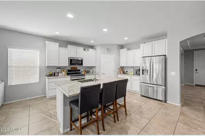 17433 W Oberlin Way, Surprise, AZ 85387 - Photo 10