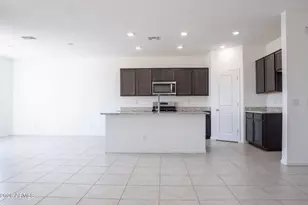 35645 W Mallorca Ave, Maricopa, AZ 85138 - Photo 12