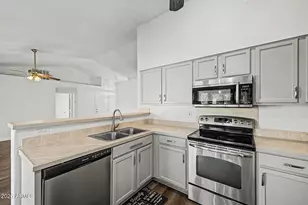938 S San Joaquin Ct, Gilbert, AZ 85296 - Photo 10