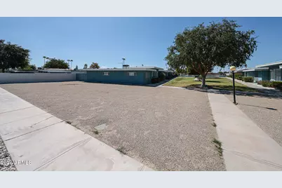10016 W Lancaster Drive, Sun City, AZ 85351 - Photo 6