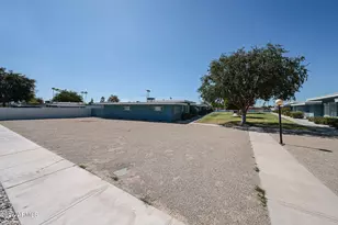 10016 W Lancaster Dr, Sun City, AZ 85351 - Photo 6