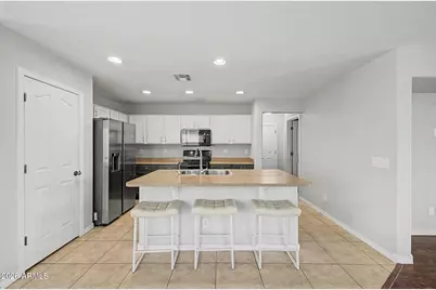 32974 N Sandstone Drive, San Tan Valley, AZ 85143 - Photo 2