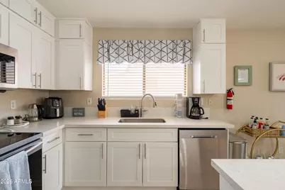 9014 S 10th Street, Phoenix, AZ 85042 - Photo 10