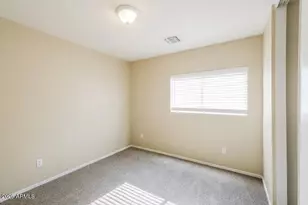 114 E Beth Dr, Phoenix, AZ 85042 - Photo 8