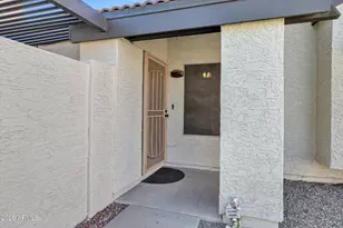 907 S Lola Ln, Tempe, AZ 85281 - Photo 2