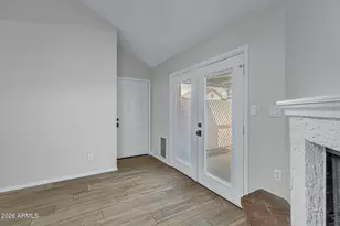 907 S Lola Ln, Tempe, AZ 85281 - Photo 4