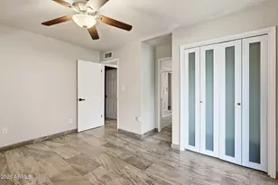 19 E Canterbury Ct, Phoenix, AZ 85022 - Photo 30