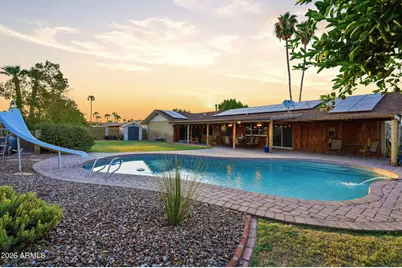 19 E Canterbury Court, Phoenix, AZ 85022 - Photo 2