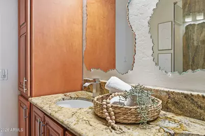 19 E Canterbury Court, Phoenix, AZ 85022 - Photo 24