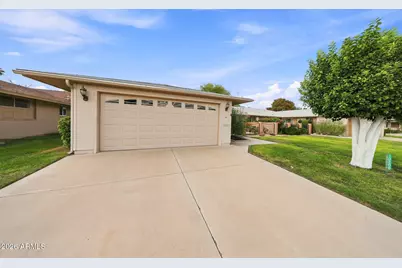 10208 W Mountain View Road, Sun City, AZ 85351 - Photo 4