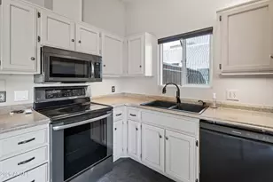 542 E Oraibi Dr, Phoenix, AZ 85024 - Photo 20