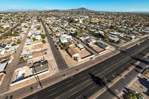 3449 W Mauna Loa Ln, Phoenix, AZ 85053 - Photo 32