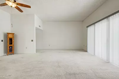 10416 W Hutton Drive, Sun City, AZ 85351 - Photo 12