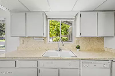 10416 W Hutton Drive, Sun City, AZ 85351 - Photo 14