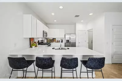 15587 W Kendall Street, Goodyear, AZ 85338 - Photo 8