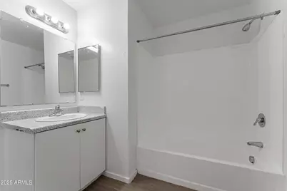 3065 N 67th Avenue #Apt 112, Phoenix, AZ 85033 - Photo 14