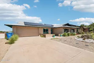 2460 E Claire Dr, Phoenix, AZ 85032 - Photo 4