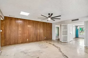 2460 E Claire Dr, Phoenix, AZ 85032 - Photo 10