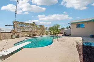 2460 E Claire Dr, Phoenix, AZ 85032 - Photo 36