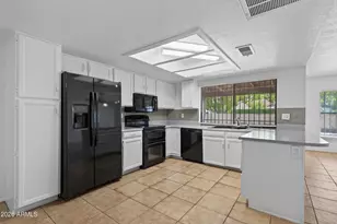 5531 W Beryl Ave, Glendale, AZ 85302 - Photo 10