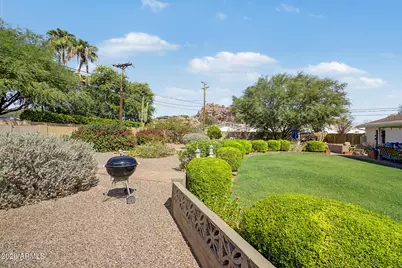 4340 E Vermont Avenue, Phoenix, AZ 85018 - Photo 16