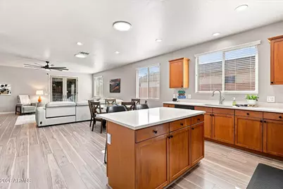 916 W Jersey Way, San Tan Valley, AZ 85143 - Photo 4