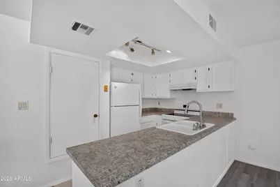 18811 N 19th Avenue #1024, Phoenix, AZ 85027 - Photo 6