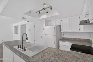 18811 N 19th Ave, Phoenix, AZ 85027 - Photo 8