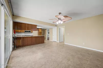 11243 N 58th Drive, Glendale, AZ 85304 - Photo 8