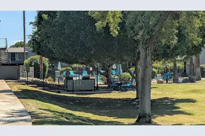 7141 N 16th Street #10, Phoenix, AZ 85020 - Photo 2