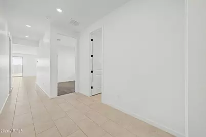 25137 W Wayland Drive, Buckeye, AZ 85326 - Photo 8