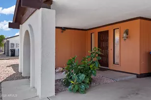 841 E Paradise Ln, Phoenix, AZ 85022 - Photo 6
