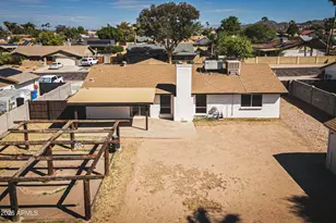 841 E Paradise Ln, Phoenix, AZ 85022 - Photo 28