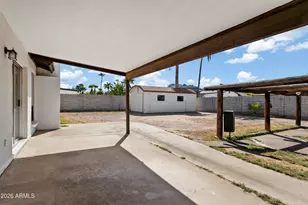 841 E Paradise Ln, Phoenix, AZ 85022 - Photo 24