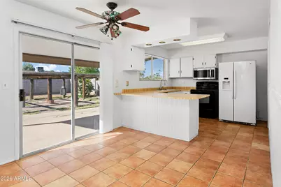 841 E Paradise Lane, Phoenix, AZ 85022 - Photo 12