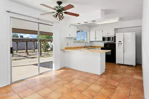 841 E Paradise Ln, Phoenix, AZ 85022 - Photo 12