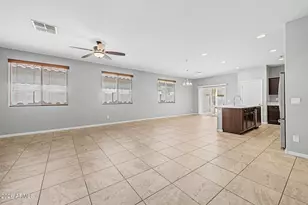 11773 W Chase Ln, Avondale, AZ 85323 - Photo 4
