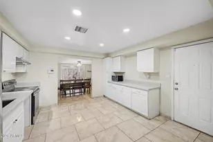 4657 N 79th Dr, Phoenix, AZ 85033 - Photo 10
