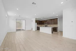16976 W Buckhorn Trl, Surprise, AZ 85387 - Photo 10