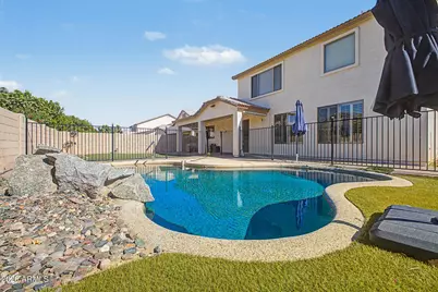 10418 W Edgemont Drive, Avondale, AZ 85392 - Photo 6