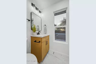 20450 N 14th Lane, Phoenix, AZ 85027 - Photo 18
