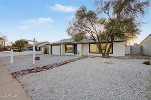 20450 N 14th Ln, Phoenix, AZ 85027 - Photo 2