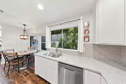 14239 N 26th Lane, Phoenix, AZ 85023 - Photo 6