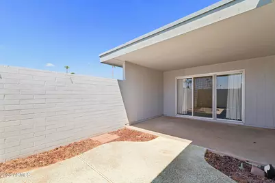 10538 W Palmeras Drive, Sun City, AZ 85373 - Photo 32