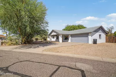 18221 N 42nd Street, Phoenix, AZ 85032 - Photo 2