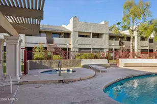 3301 E Earll Dr, Phoenix, AZ 85018 - Photo 1