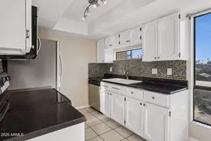 3301 E Earll Dr, Phoenix, AZ 85018 - Photo 8