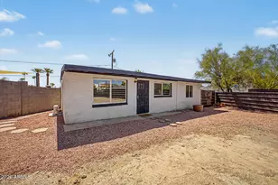 1535 E Christy Dr, Phoenix, AZ 85020 - Photo 1
